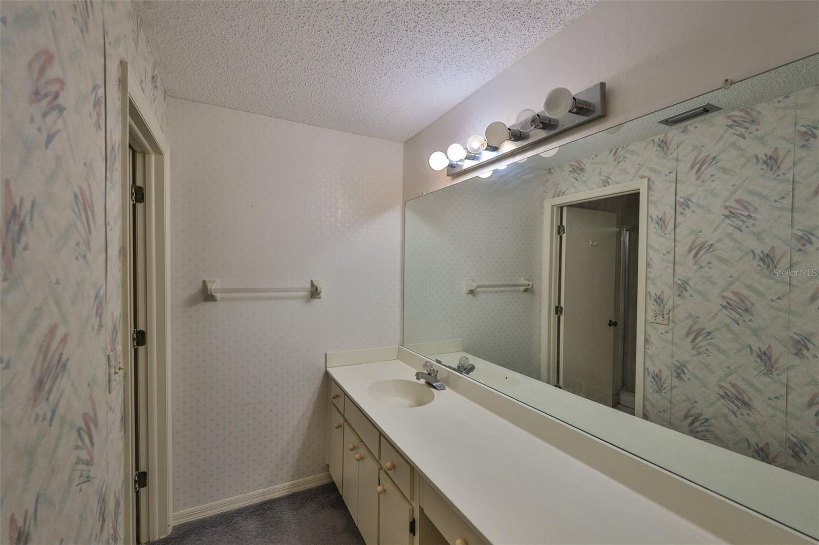 Image 25 of 45 For 1915 Del Webb Boulevard