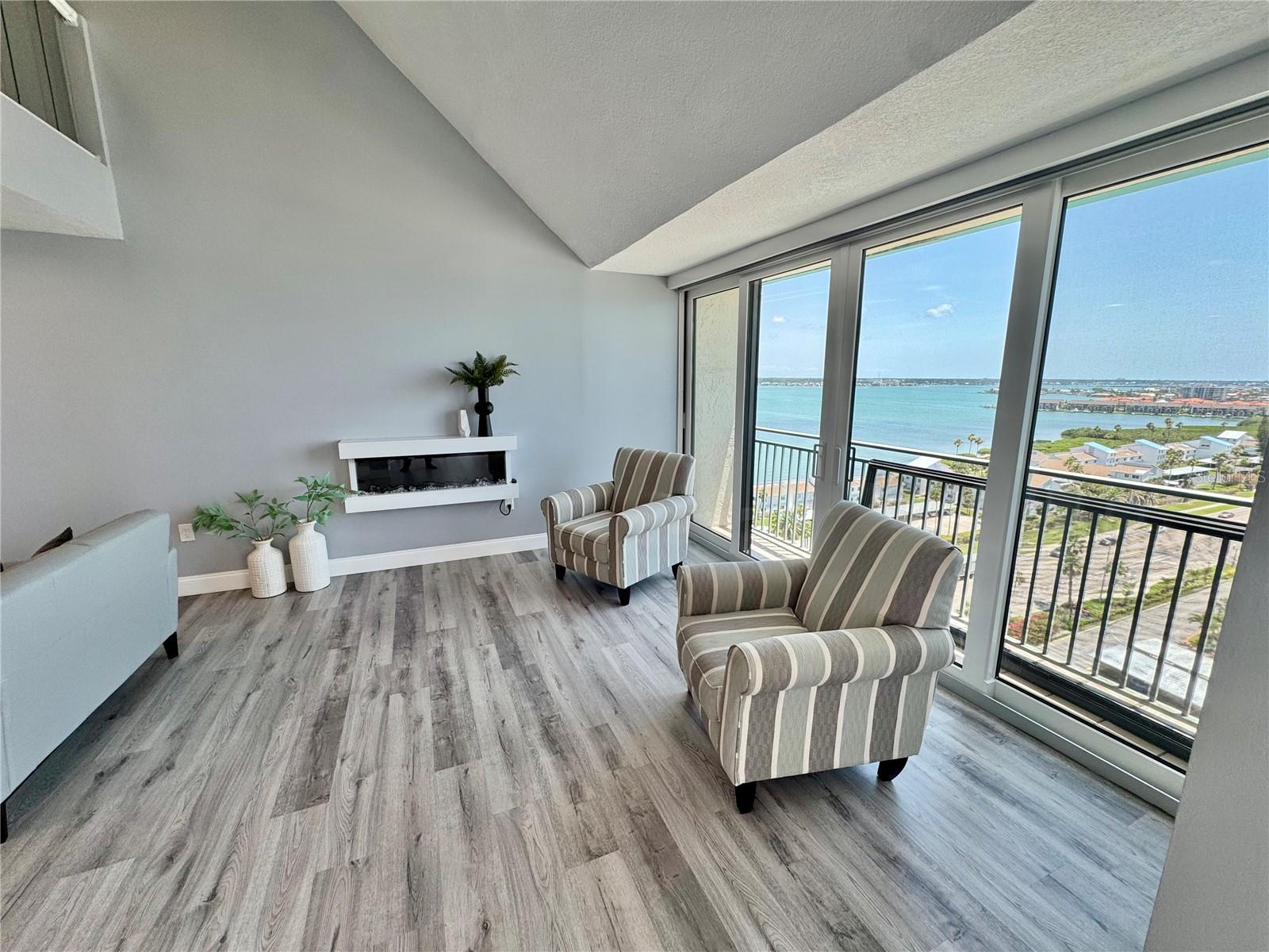 Image 29 of 76 For 1390 Gulf Boulevard Ph-5