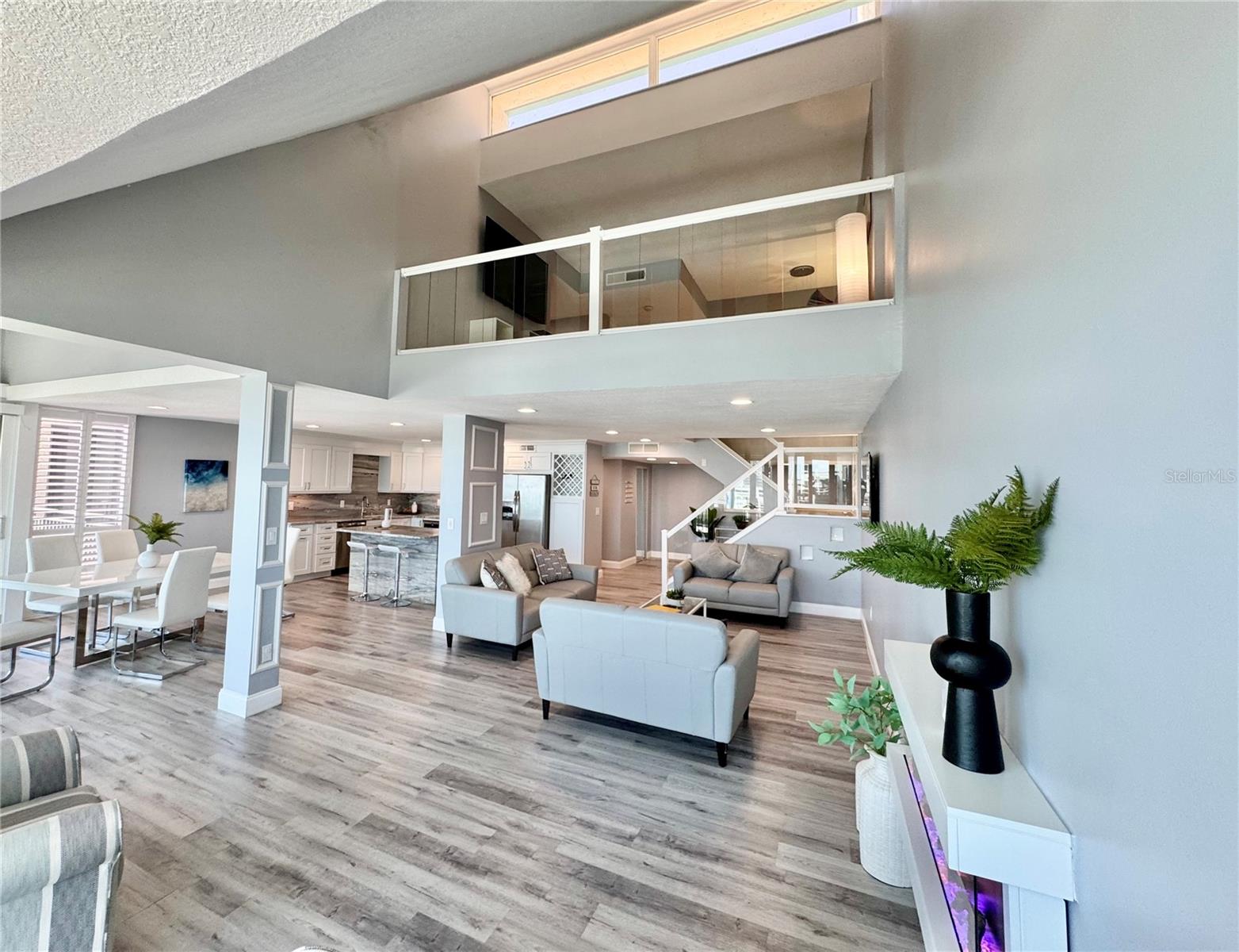 Image 30 of 76 For 1390 Gulf Boulevard Ph-5