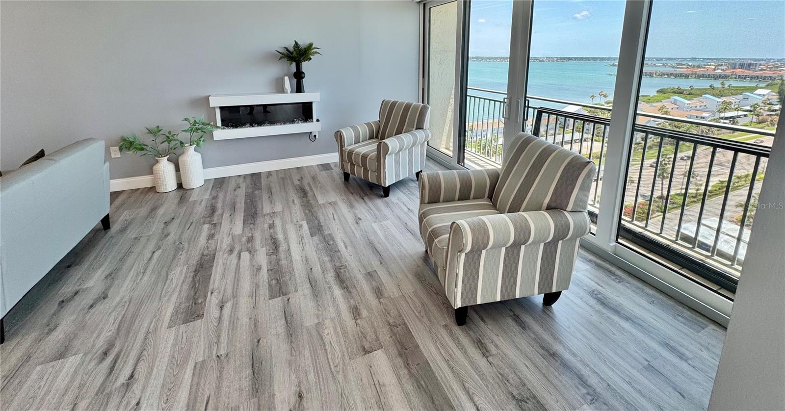 Image 32 of 76 For 1390 Gulf Boulevard Ph-5