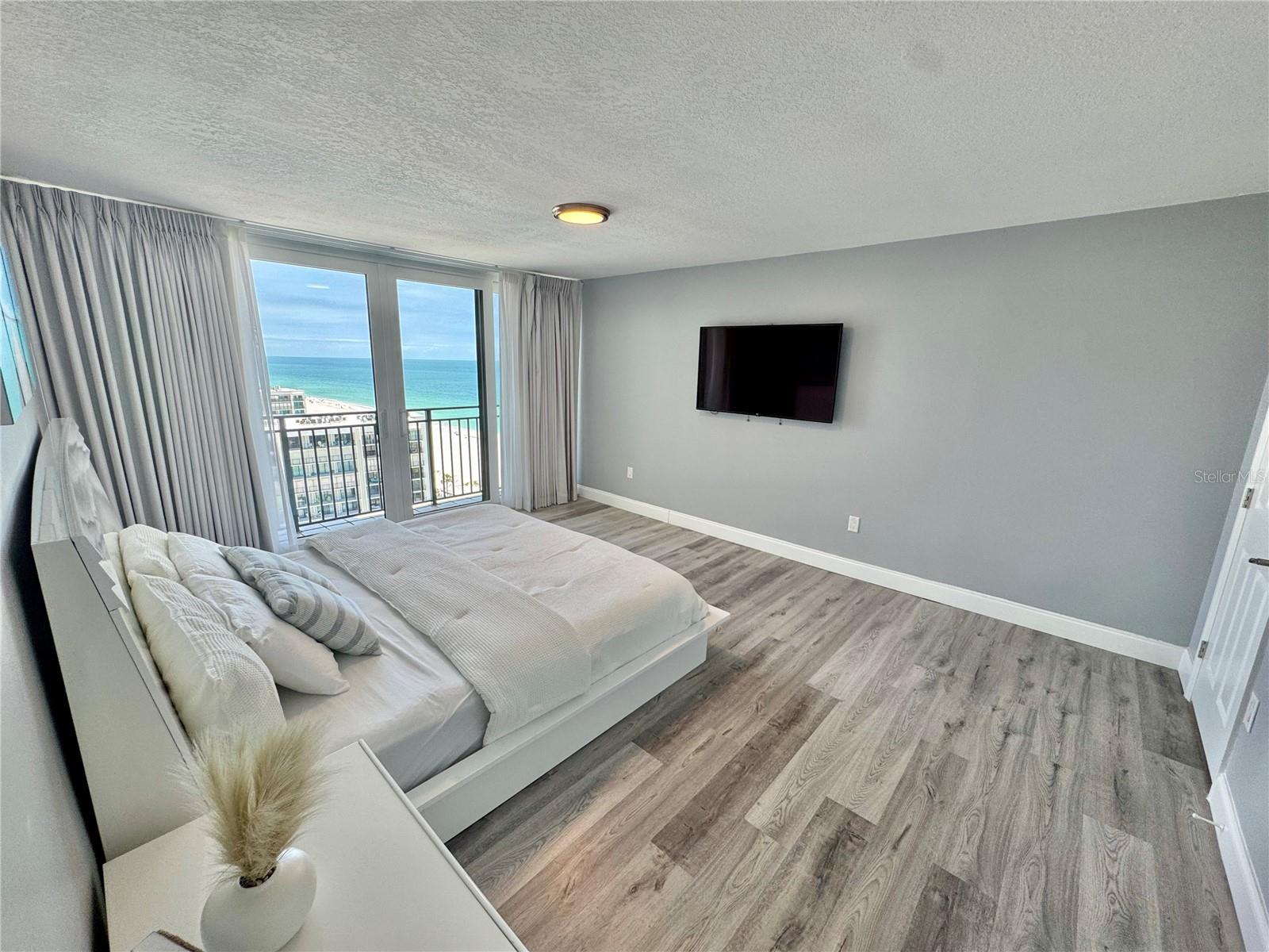 Image 41 of 76 For 1390 Gulf Boulevard Ph-5