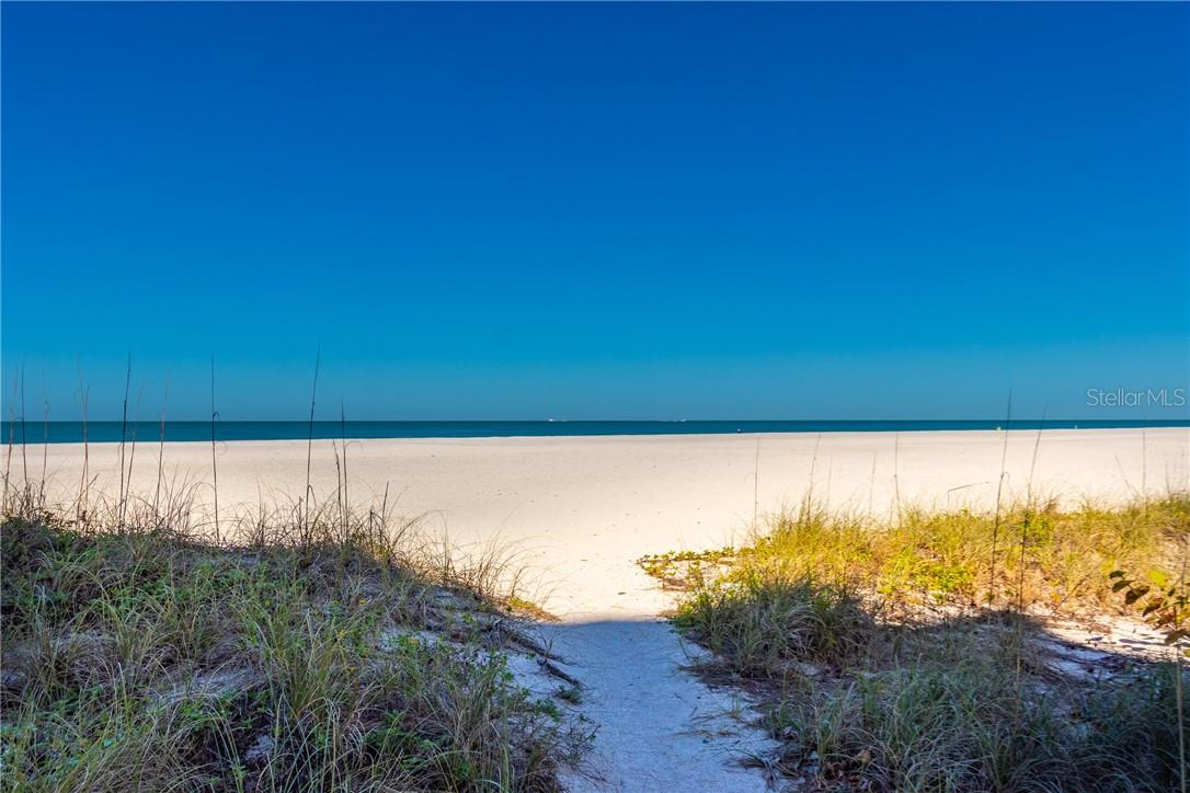 Image 57 of 76 For 1390 Gulf Boulevard Ph-5