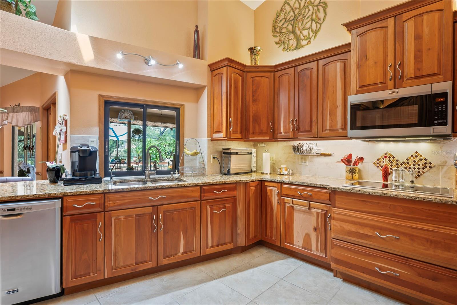 Image 13 of 99 For 7353 Dogwood Crescent