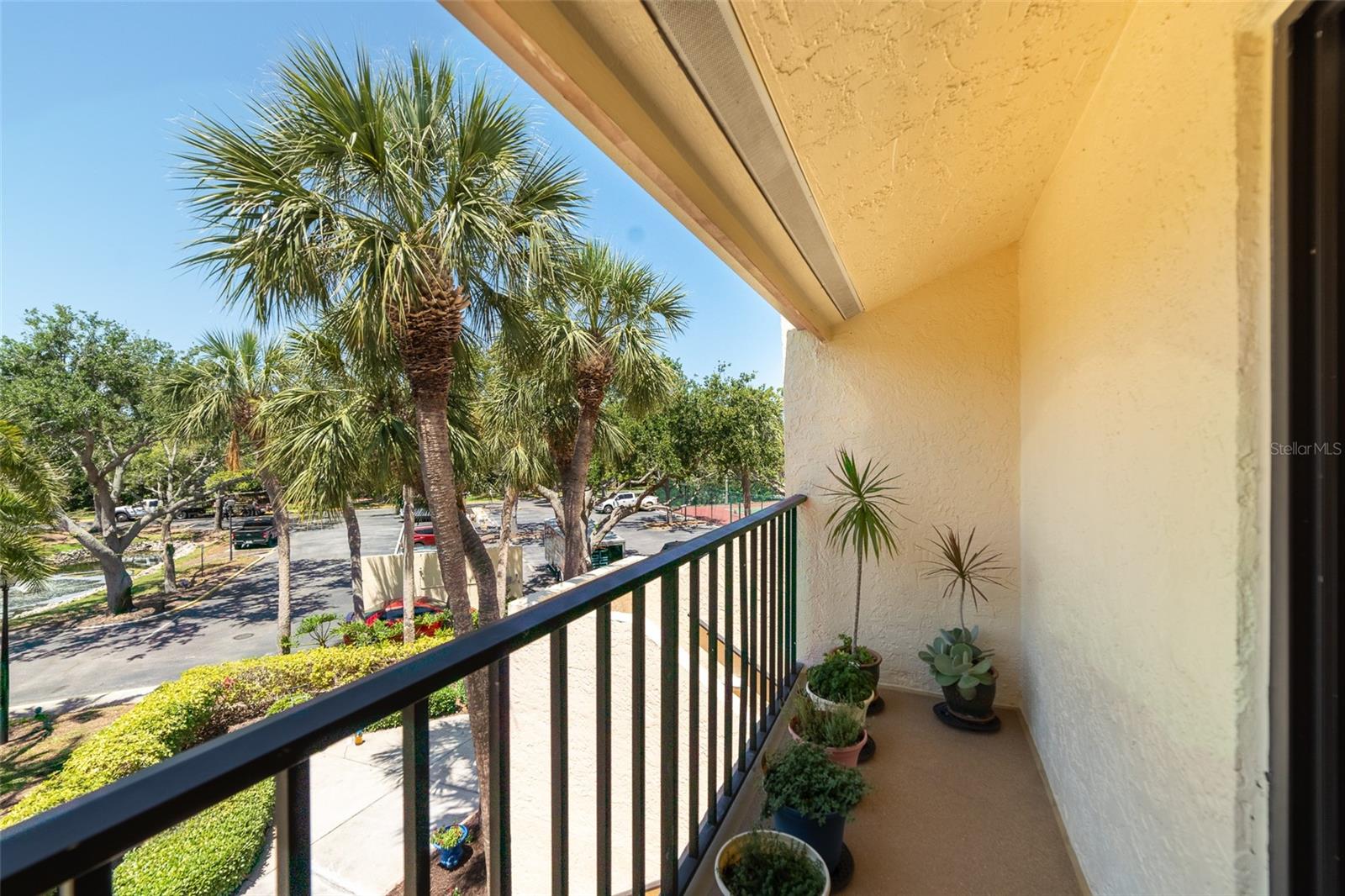 Image 10 of 39 For 7500 Sunshine Skyway Lane S 201