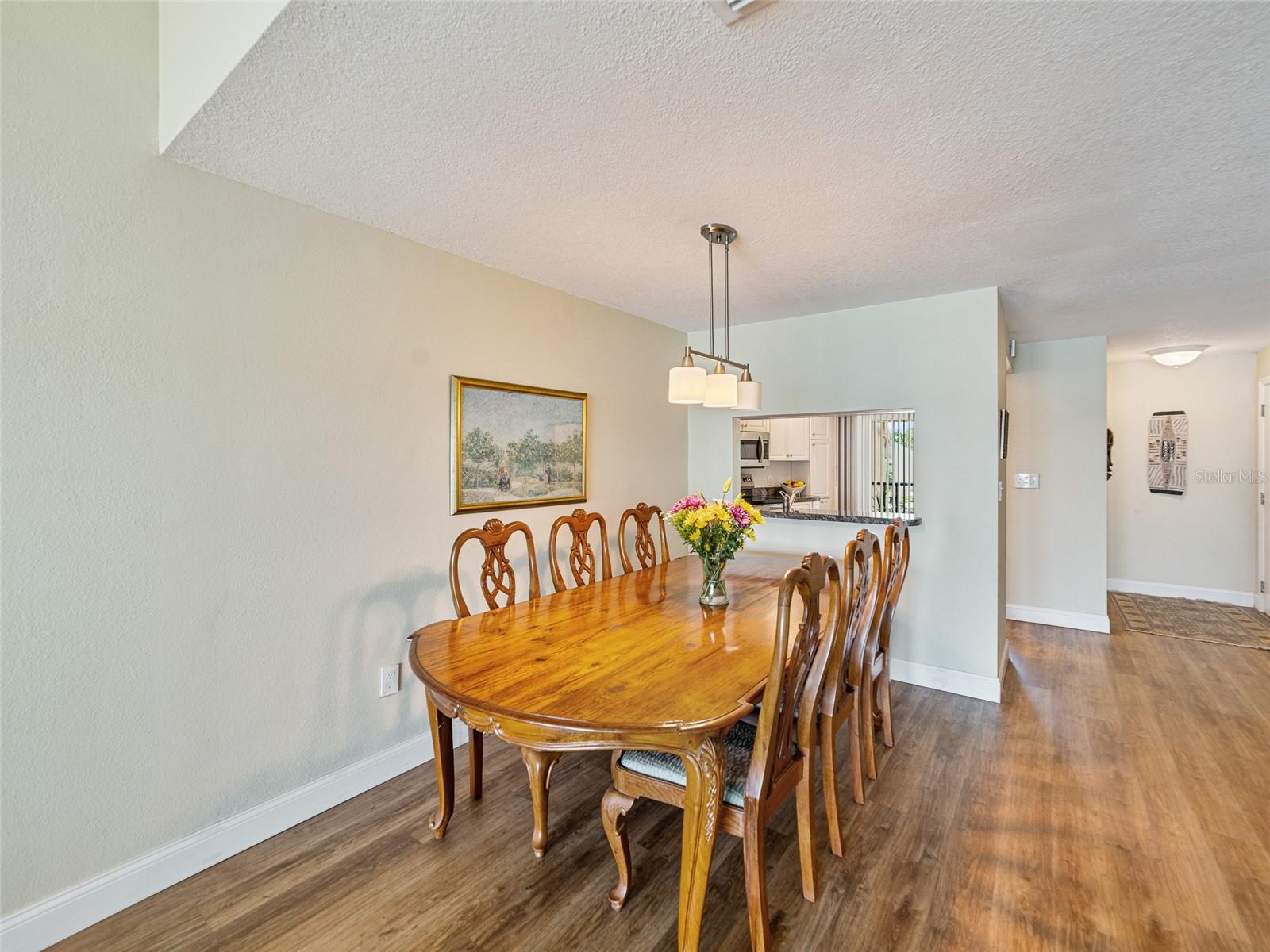 Image 12 of 39 For 7500 Sunshine Skyway Lane S 201