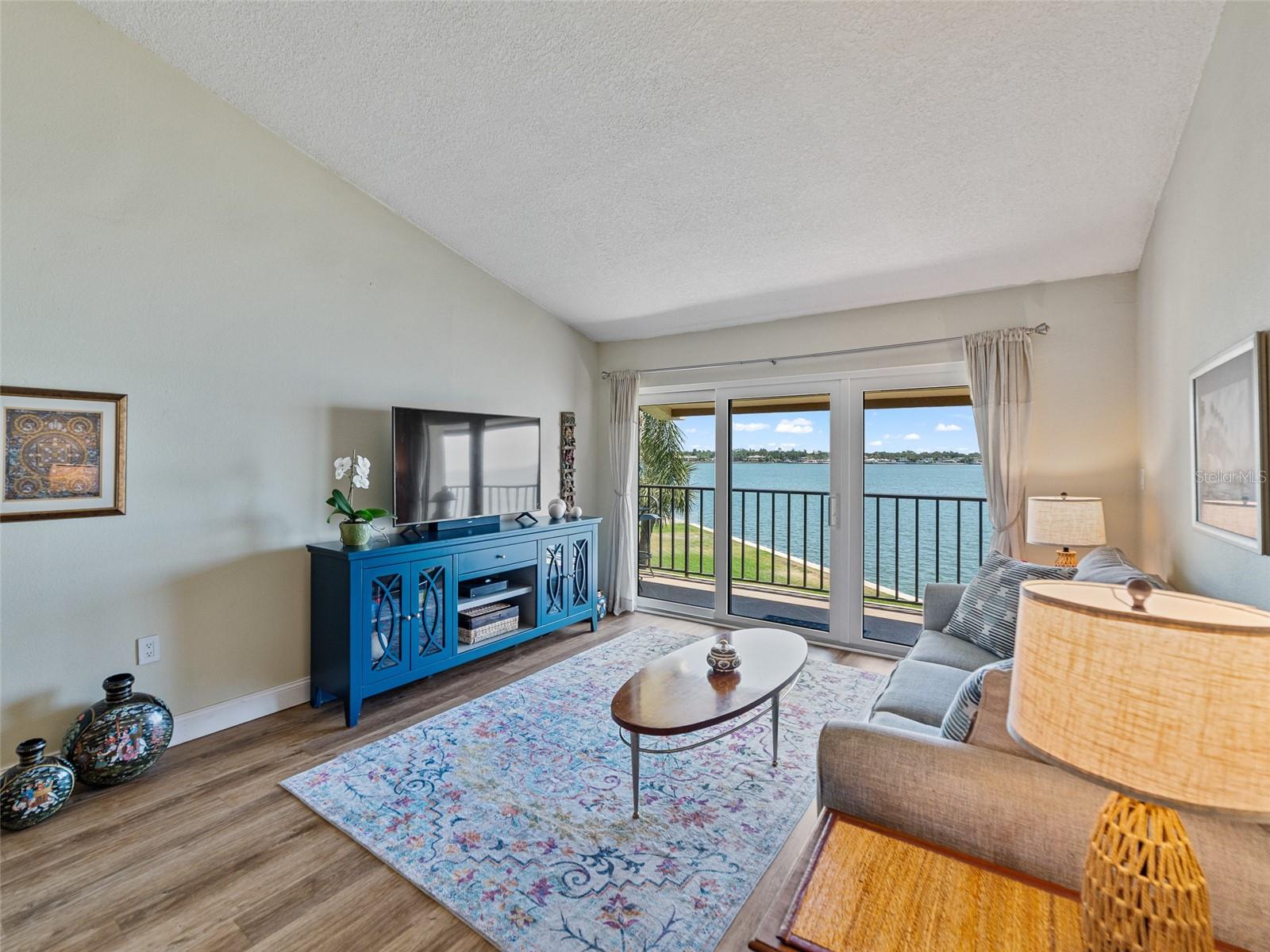 Image 14 of 39 For 7500 Sunshine Skyway Lane S 201