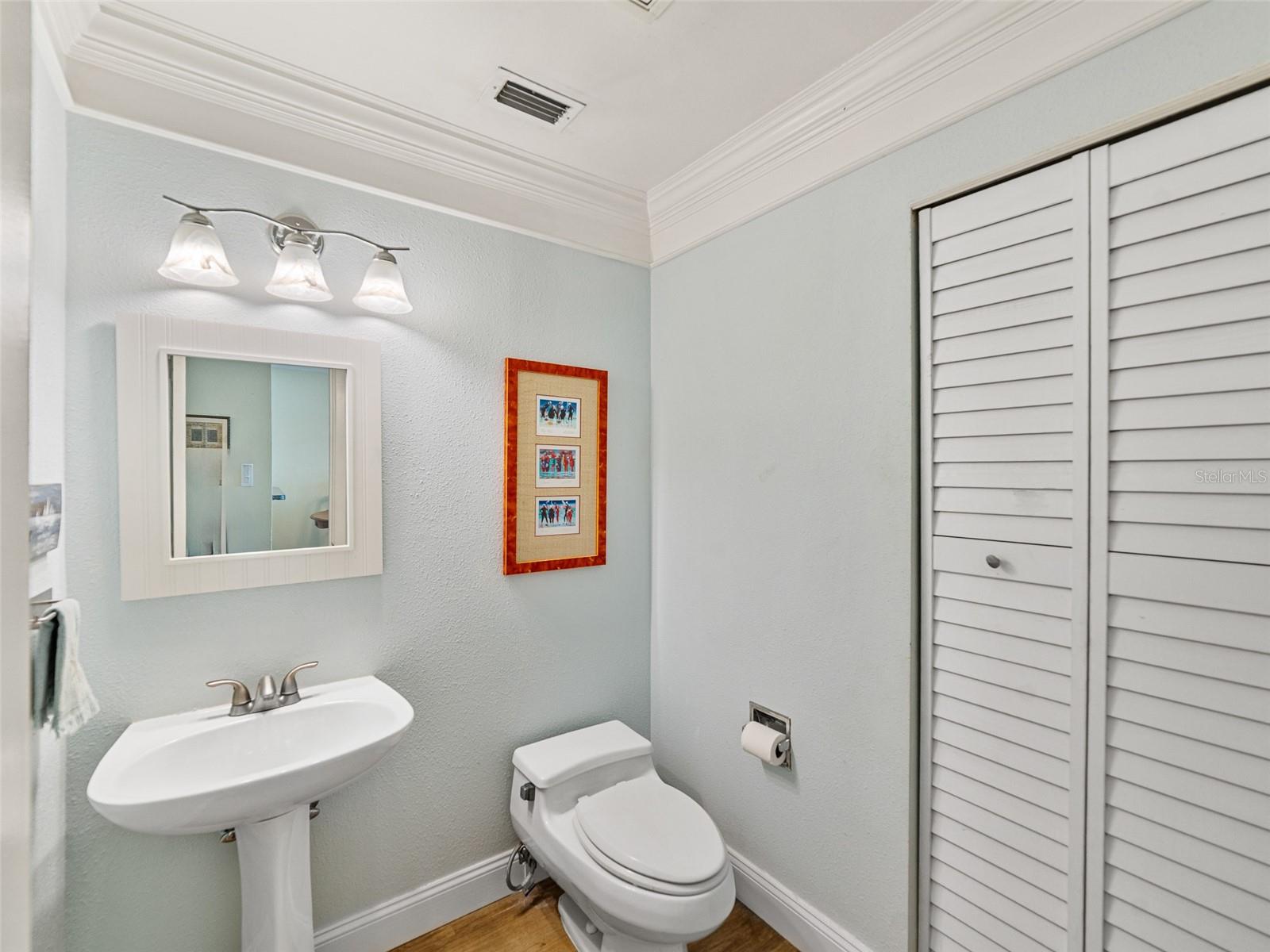 Image 18 of 39 For 7500 Sunshine Skyway Lane S 201