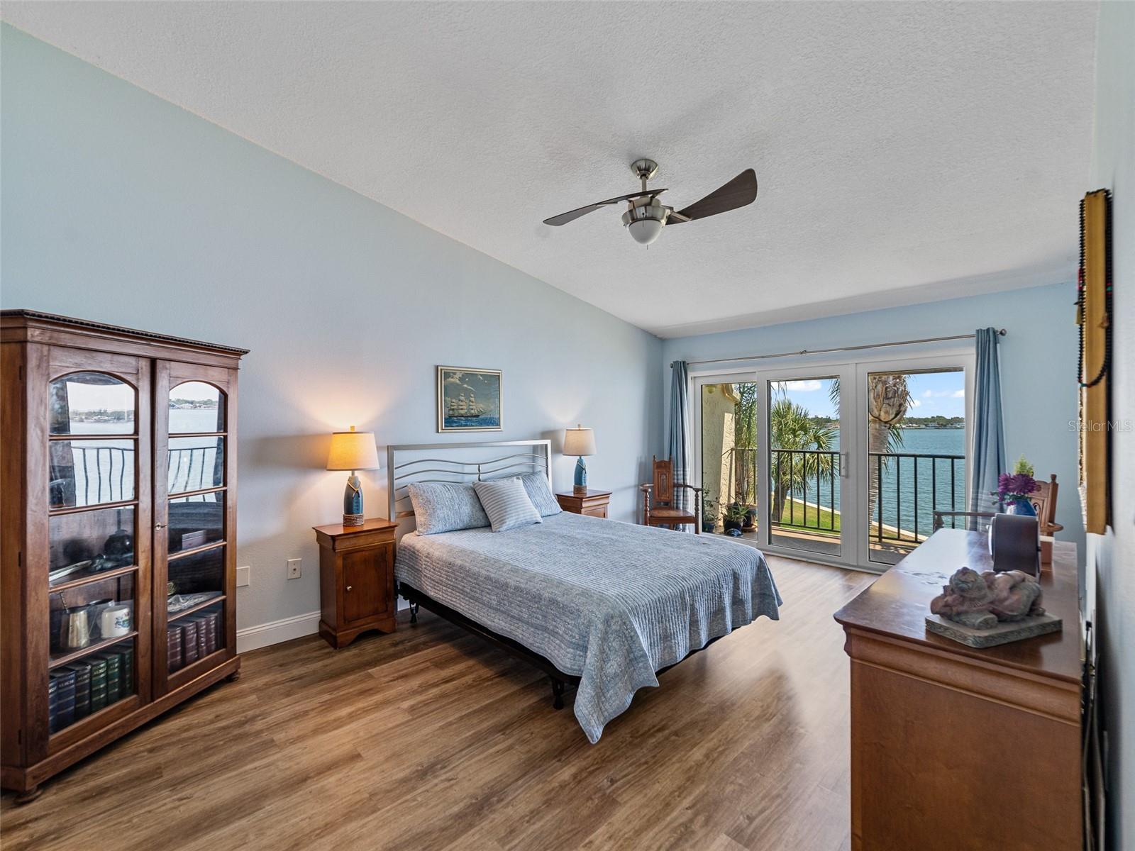 Image 19 of 39 For 7500 Sunshine Skyway Lane S 201