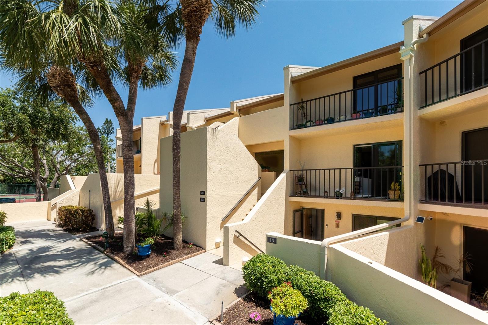 Image 2 of 39 For 7500 Sunshine Skyway Lane S 201