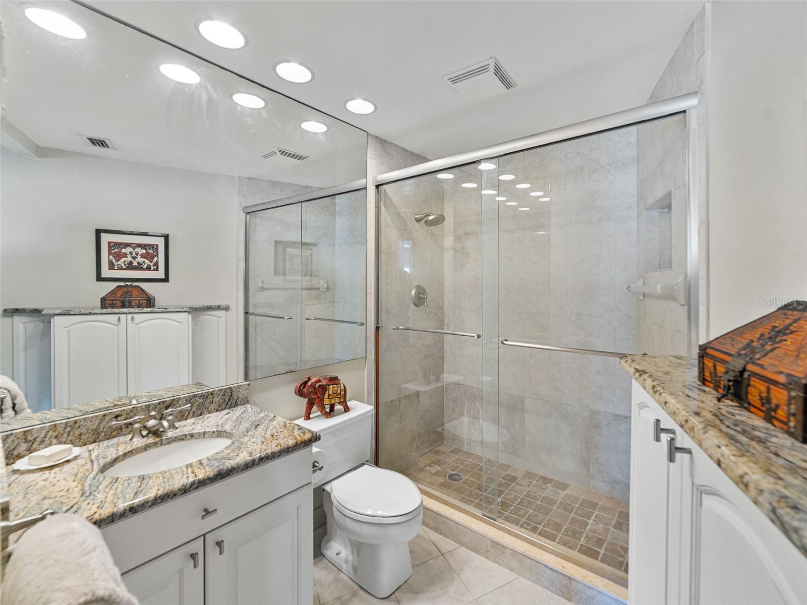 Image 25 of 39 For 7500 Sunshine Skyway Lane S 201