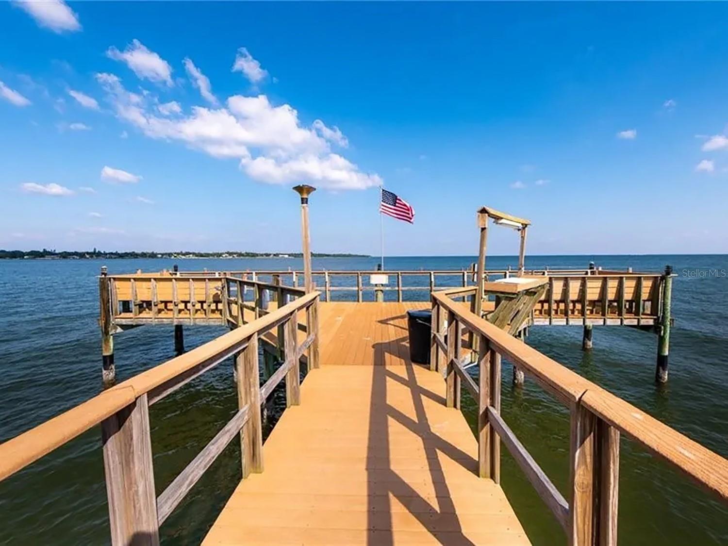 Image 31 of 39 For 7500 Sunshine Skyway Lane S 201