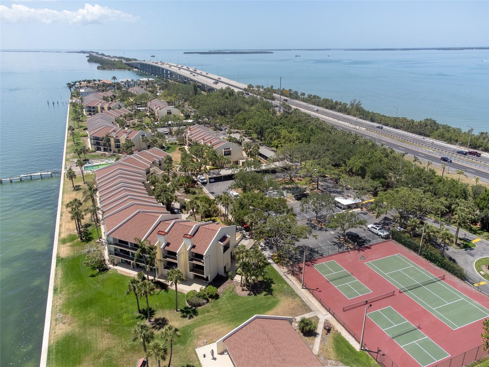 Image 36 of 39 For 7500 Sunshine Skyway Lane S 201
