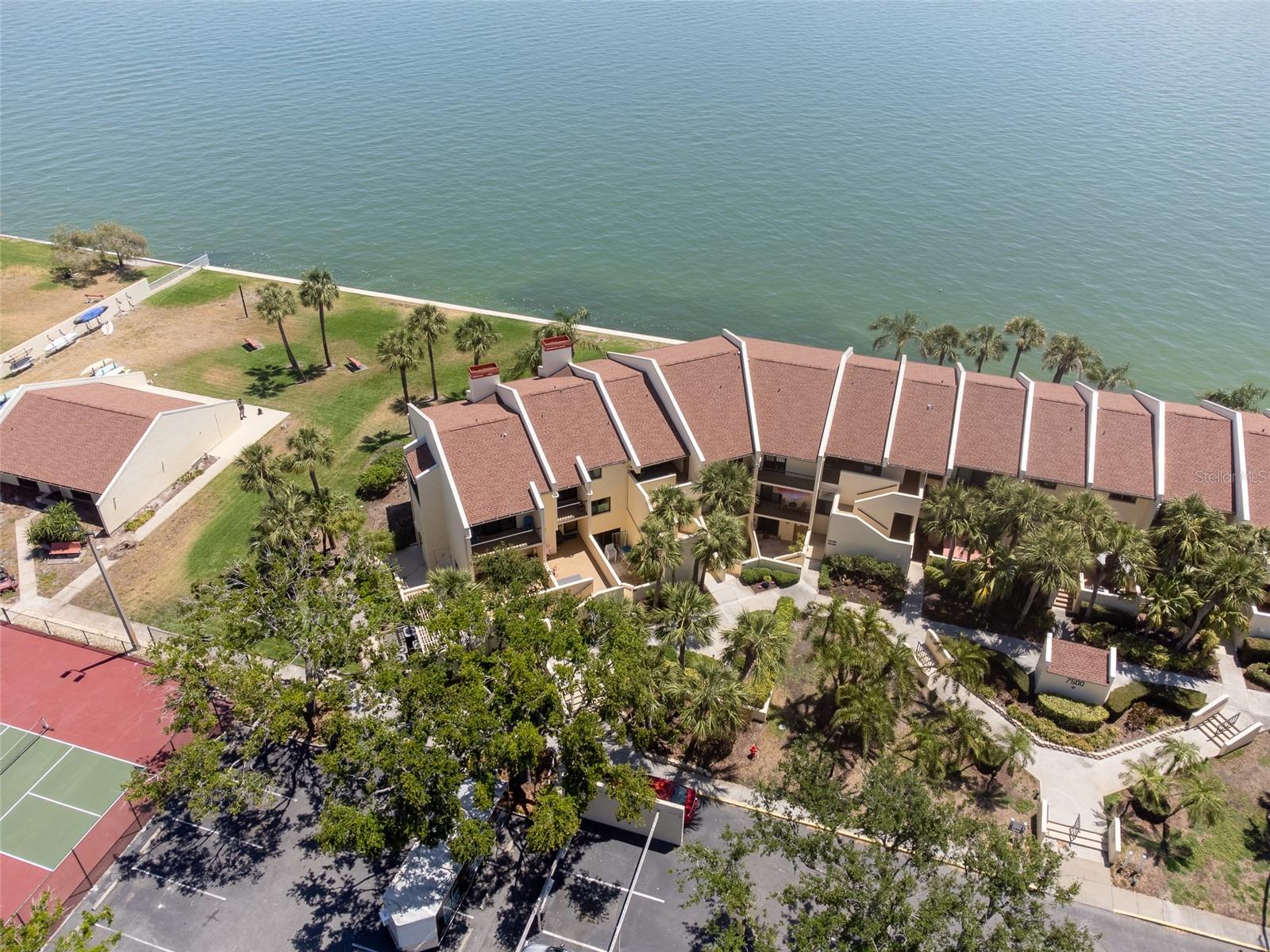 Image 37 of 39 For 7500 Sunshine Skyway Lane S 201