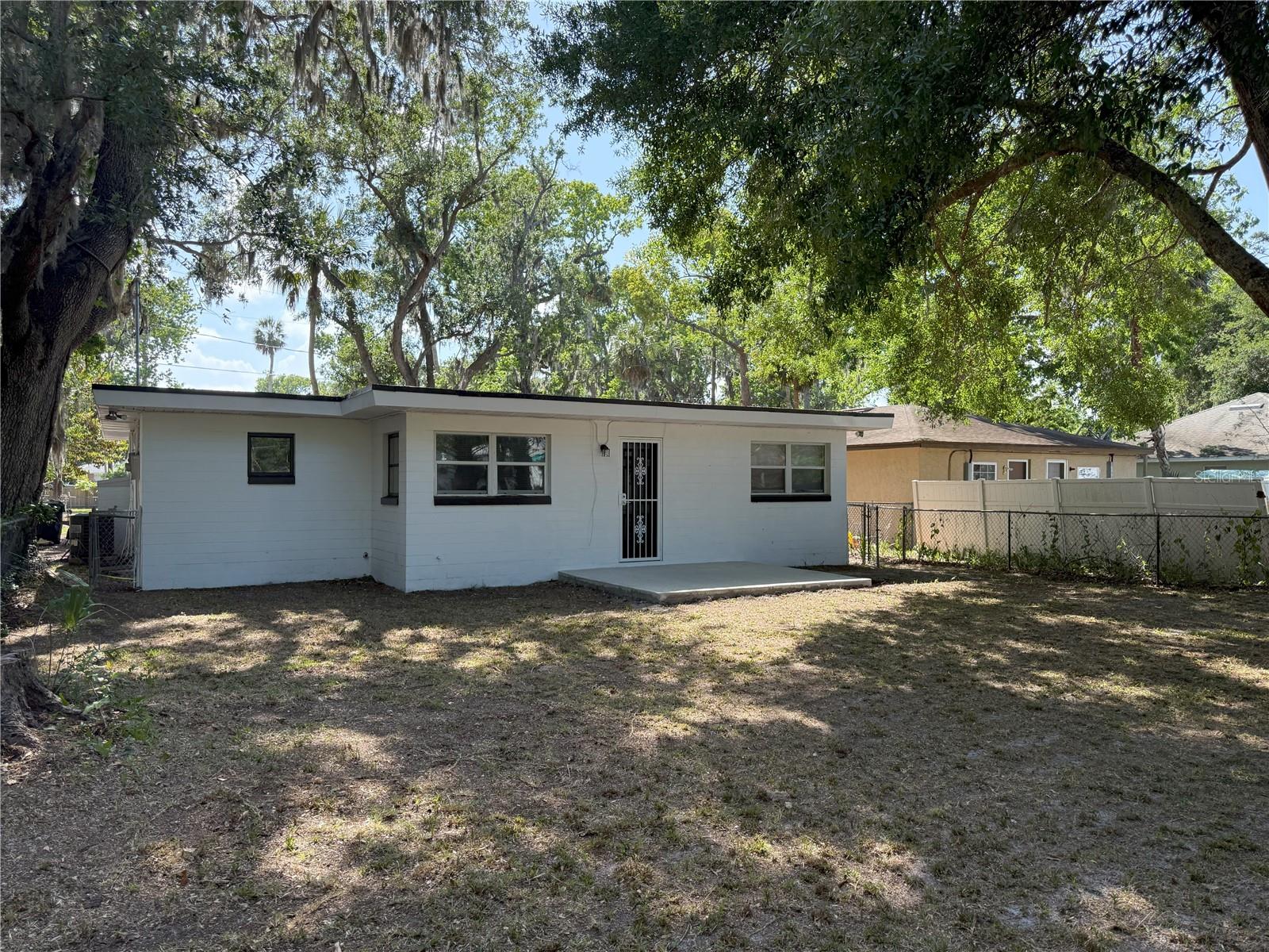 Image 2 of 27 For 635 Mccormick Street