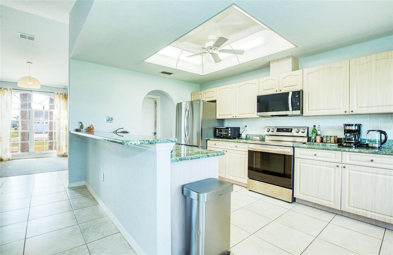 Listing photo id 12 for 8529 Regal Lane