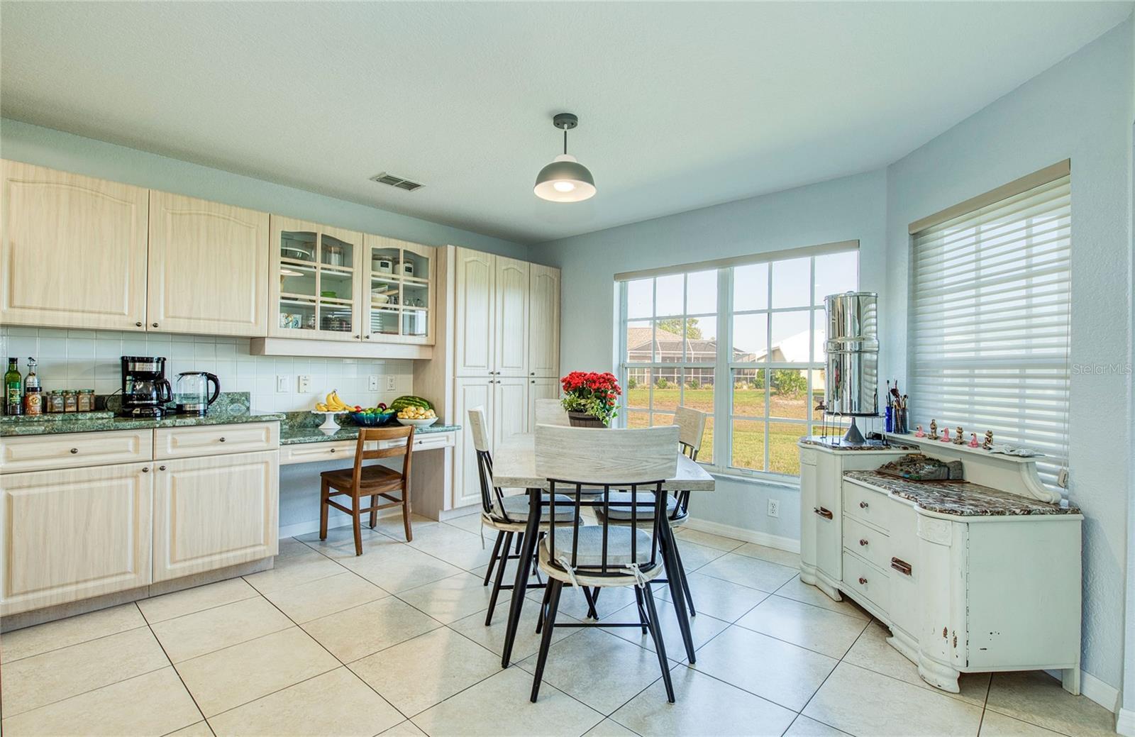Listing photo id 15 for 8529 Regal Lane