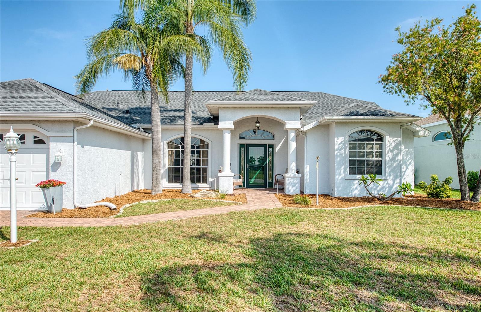 Listing photo id 0 for 8529 Regal Lane