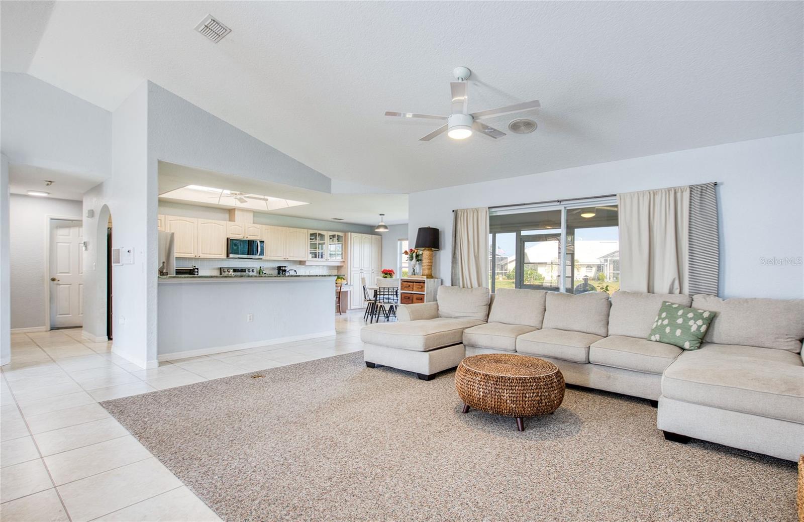 Listing photo id 6 for 8529 Regal Lane