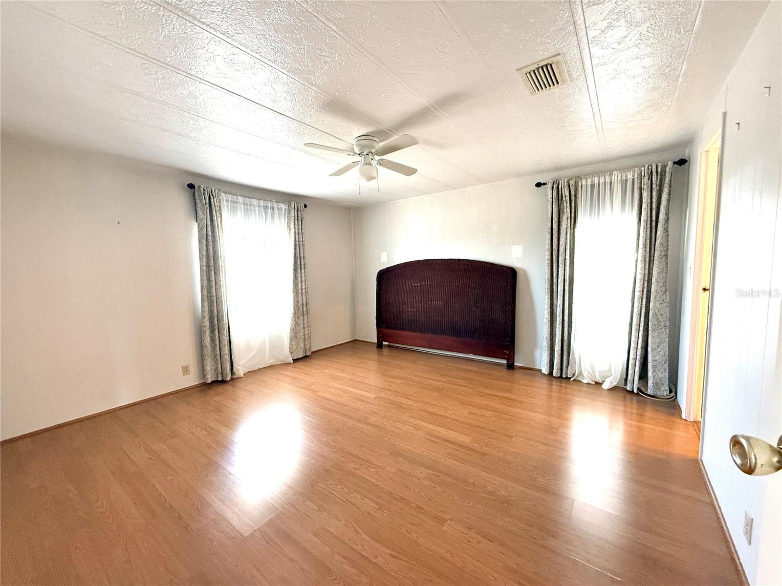 Image 11 of 31 For 210 Saint Thomas Circle