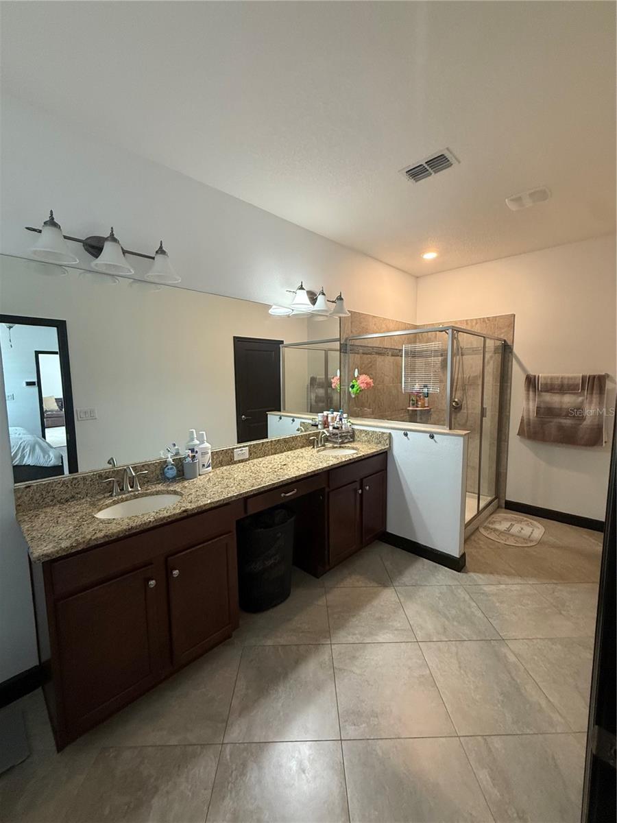 Image 17 of 34 For 13172 Green Violet Drive