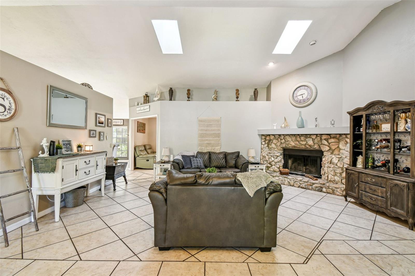 Image 4 of 50 For 4346 Thomas Wood Ln E