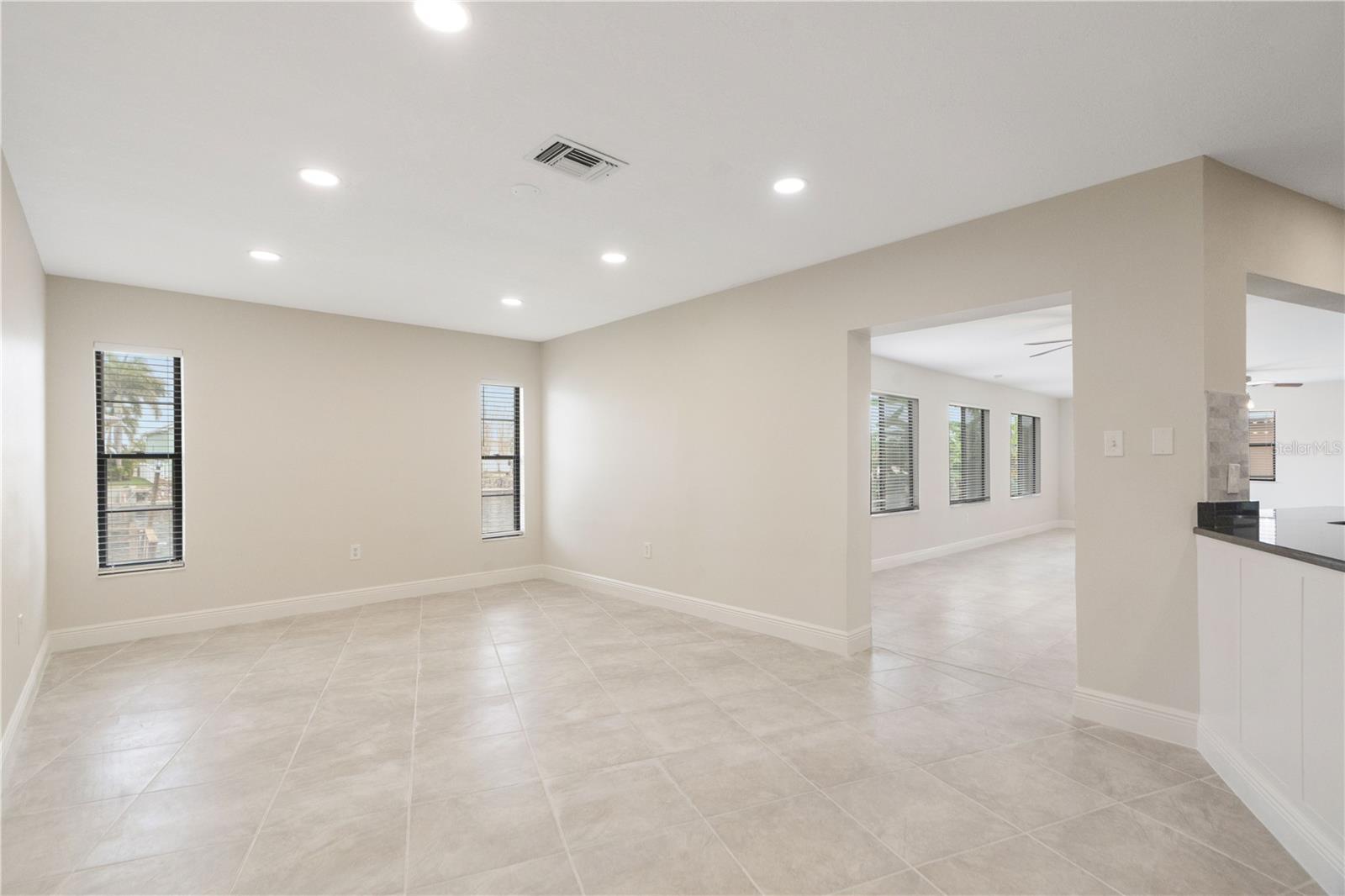 Listing photo id 23 for 5008 Southshore Drive