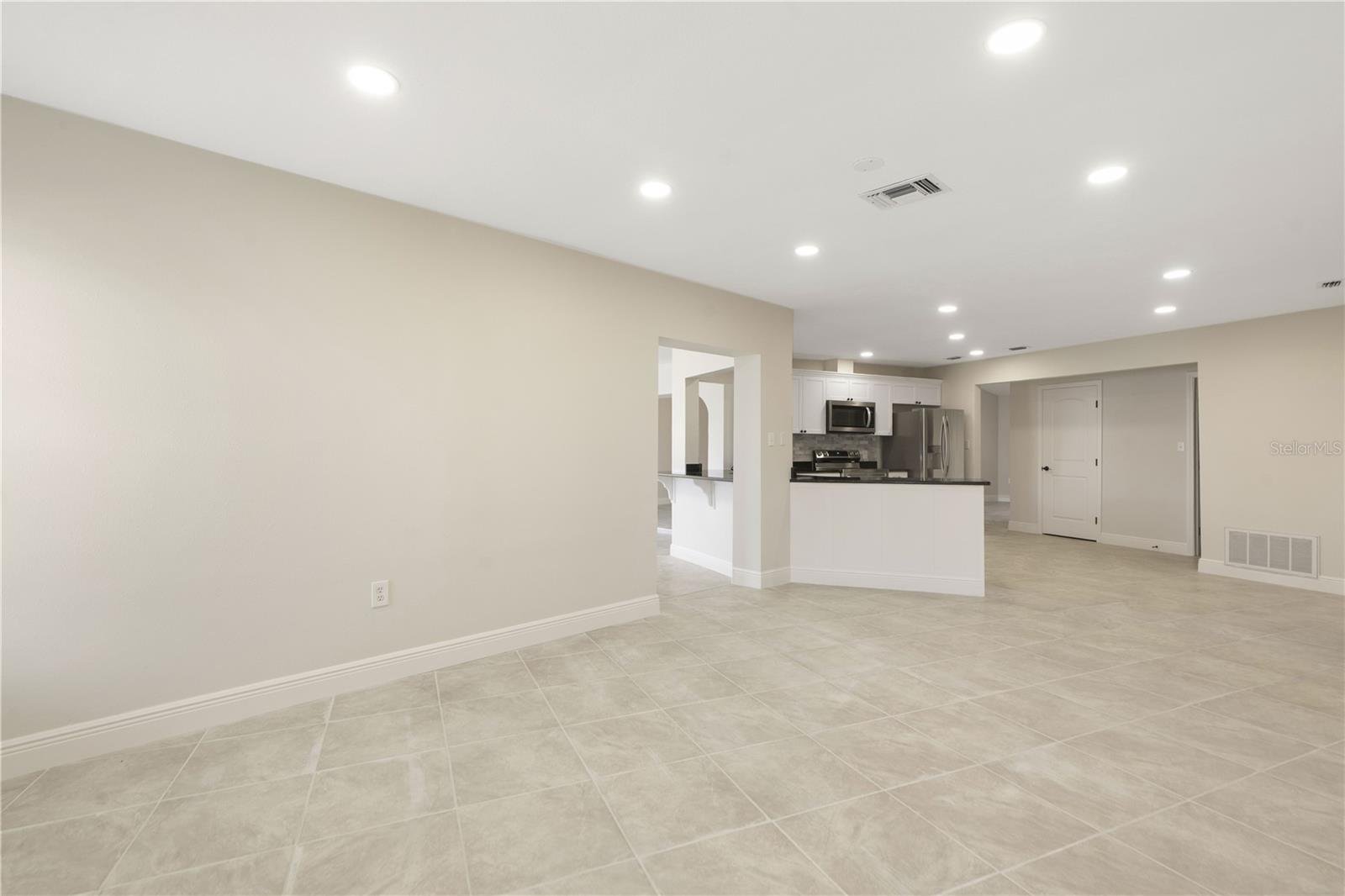 Listing photo id 29 for 5008 Southshore Drive