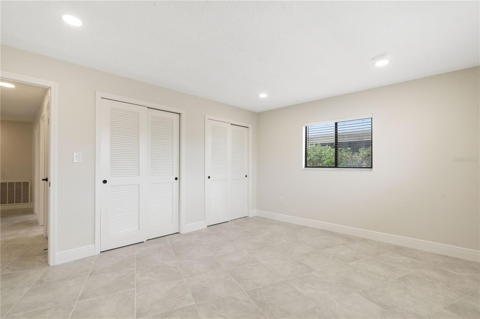 Listing photo id 31 for 5008 Southshore Drive