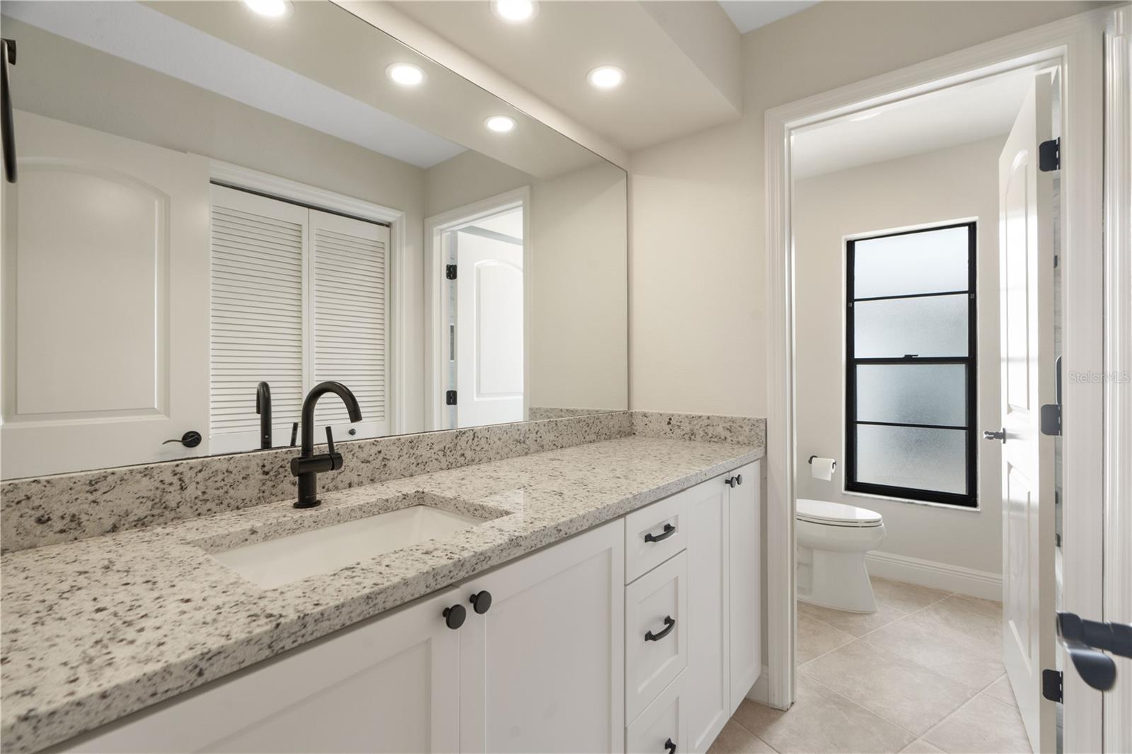 Listing photo id 32 for 5008 Southshore Drive