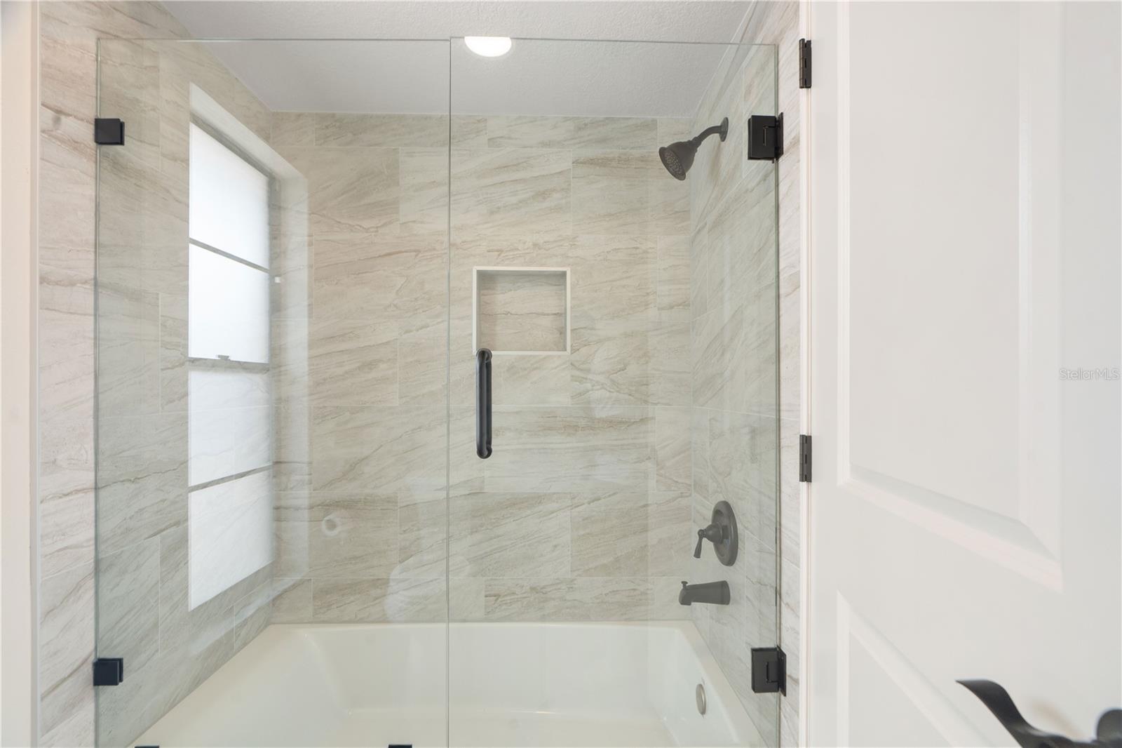 Listing photo id 33 for 5008 Southshore Drive