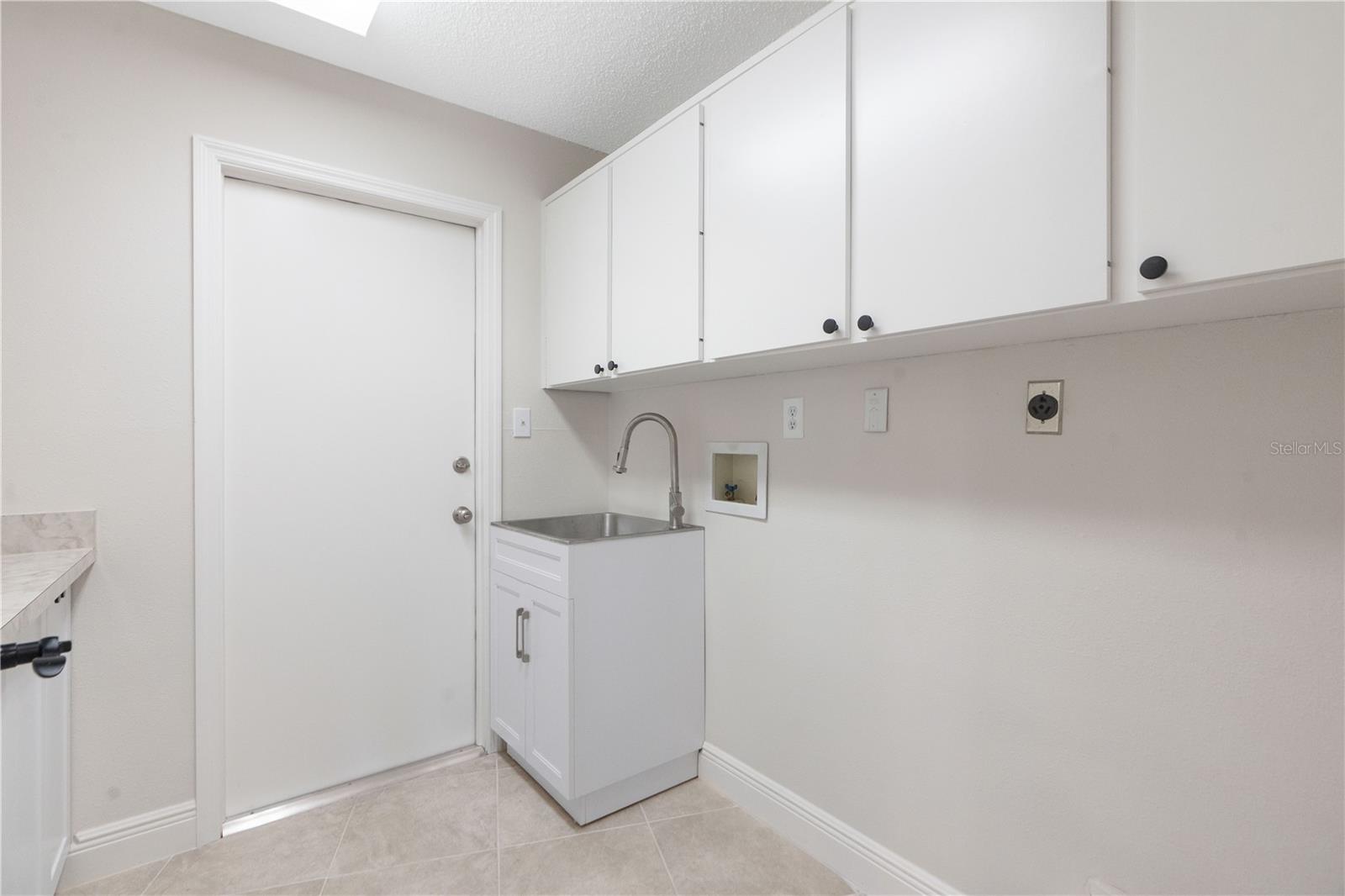 Listing photo id 35 for 5008 Southshore Drive