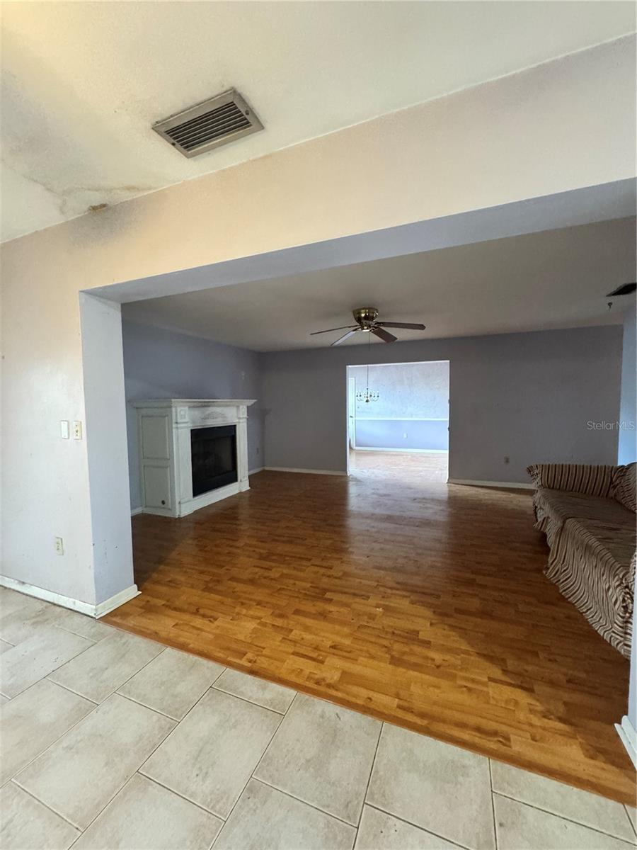 Image 12 of 25 For 977 Gershwin Drive