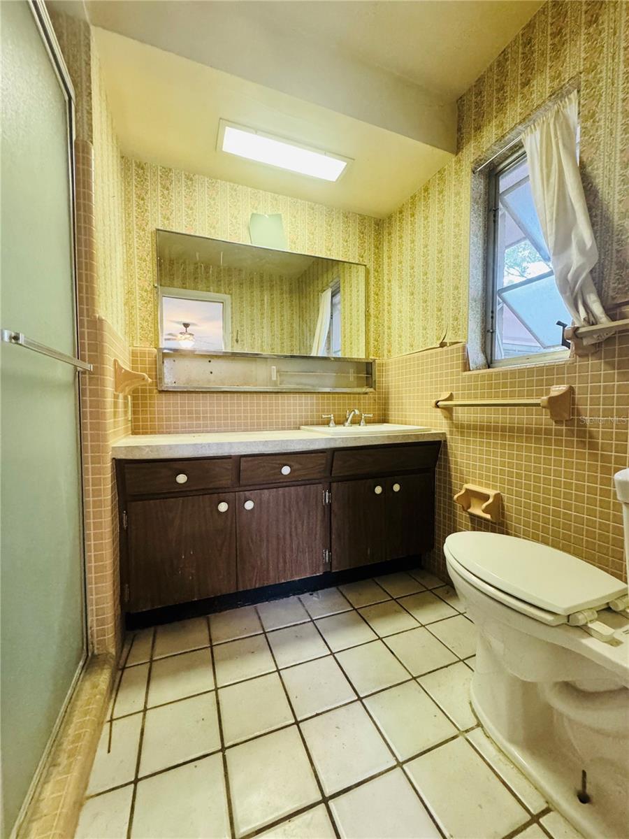 Image 17 of 25 For 977 Gershwin Drive