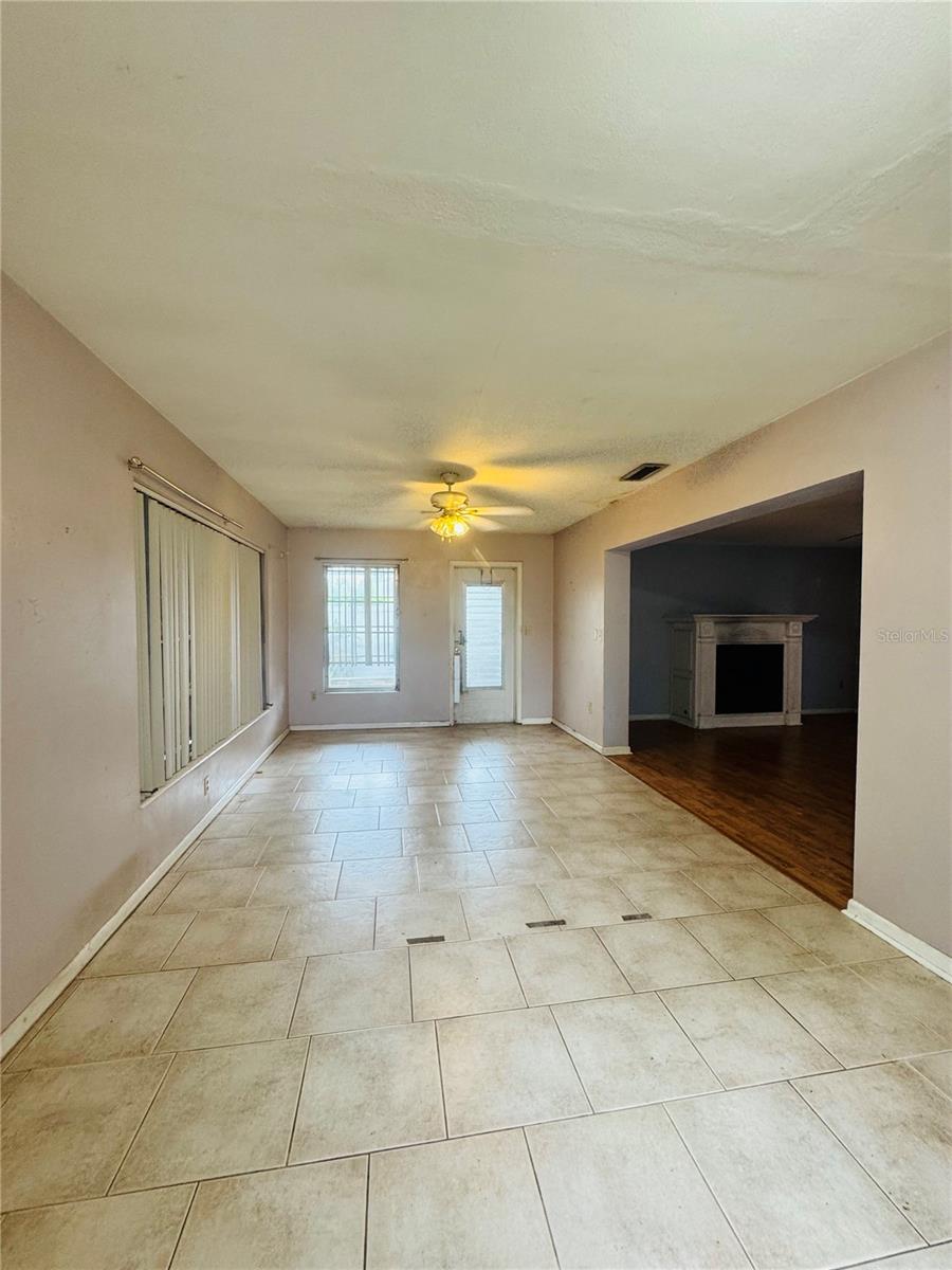 Image 18 of 25 For 977 Gershwin Drive