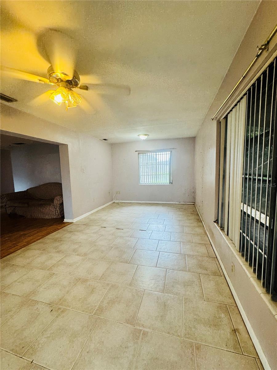 Image 19 of 25 For 977 Gershwin Drive