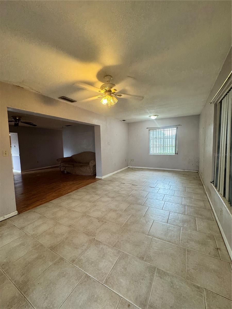 Image 21 of 25 For 977 Gershwin Drive