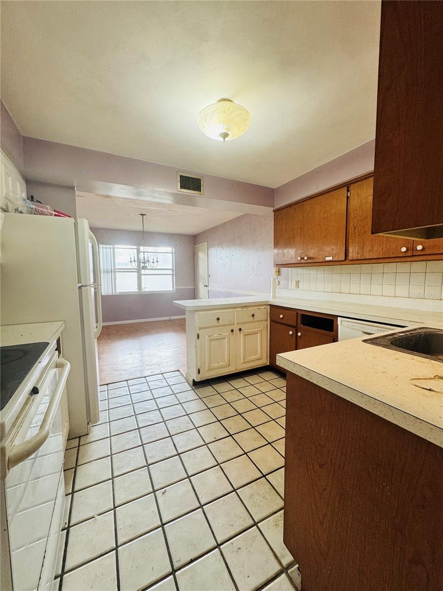 Image 8 of 25 For 977 Gershwin Drive