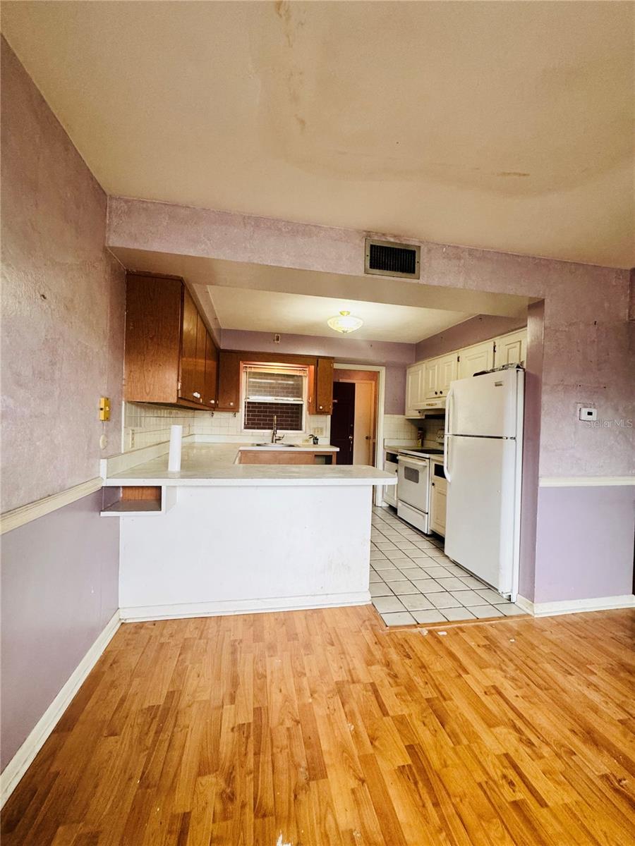 Image 9 of 25 For 977 Gershwin Drive