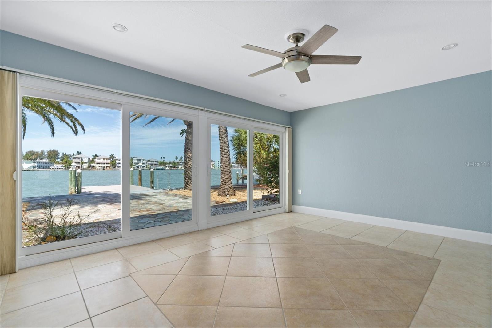 Image 17 of 51 For 9020 Gulf Boulevard