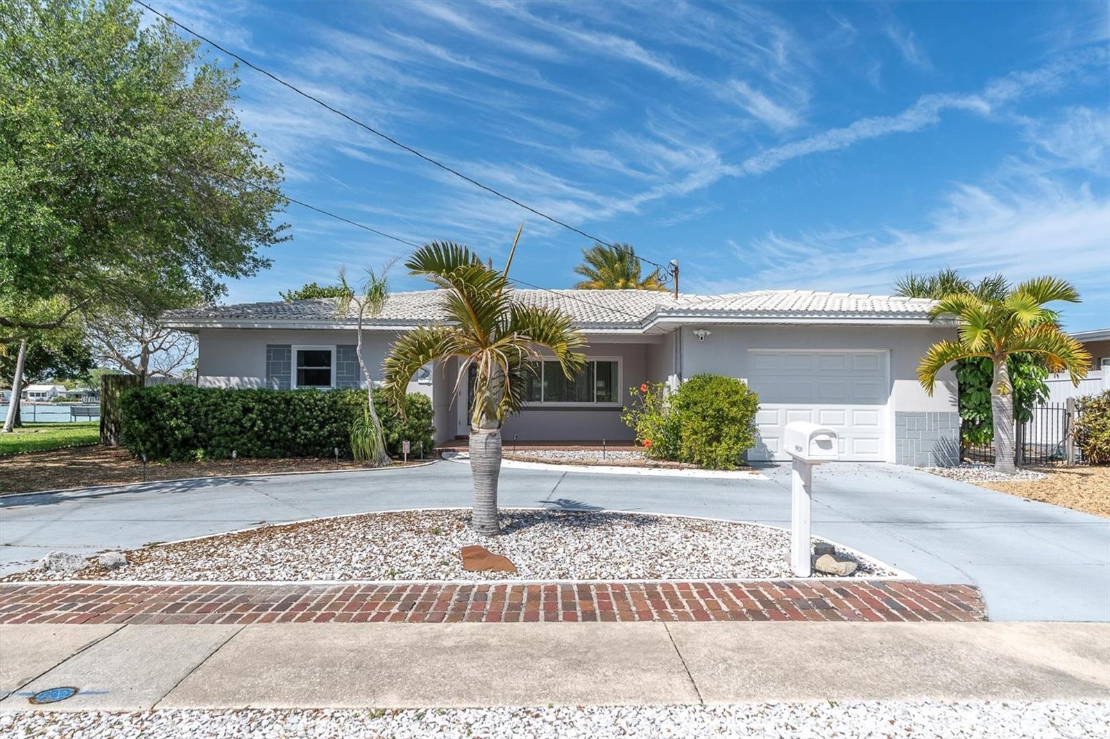Image 39 of 51 For 9020 Gulf Boulevard