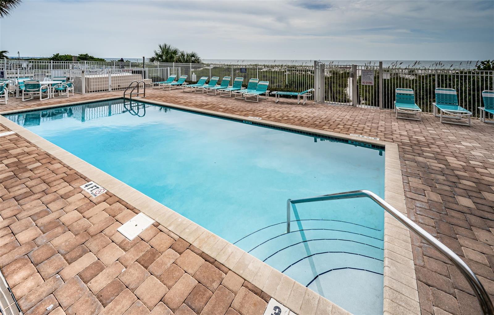 Image 4 of 68 For 1912 Gulf Boulevard 305