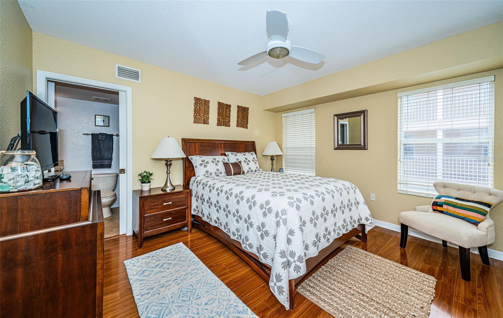 Image 40 of 68 For 1912 Gulf Boulevard 305
