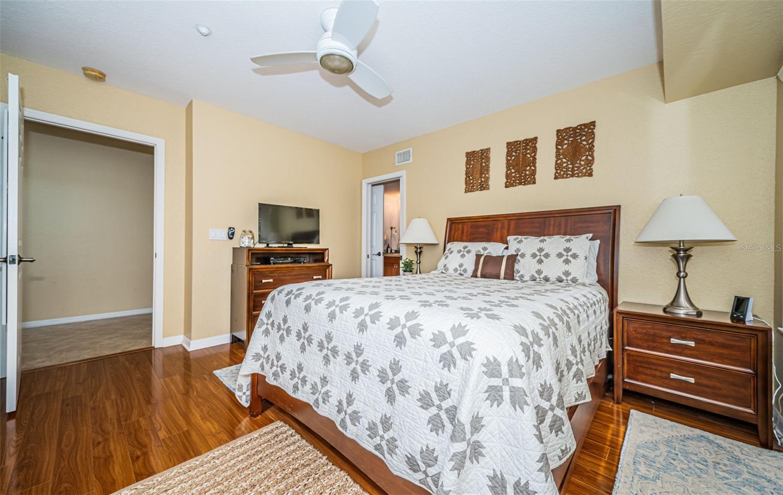 Image 41 of 68 For 1912 Gulf Boulevard 305