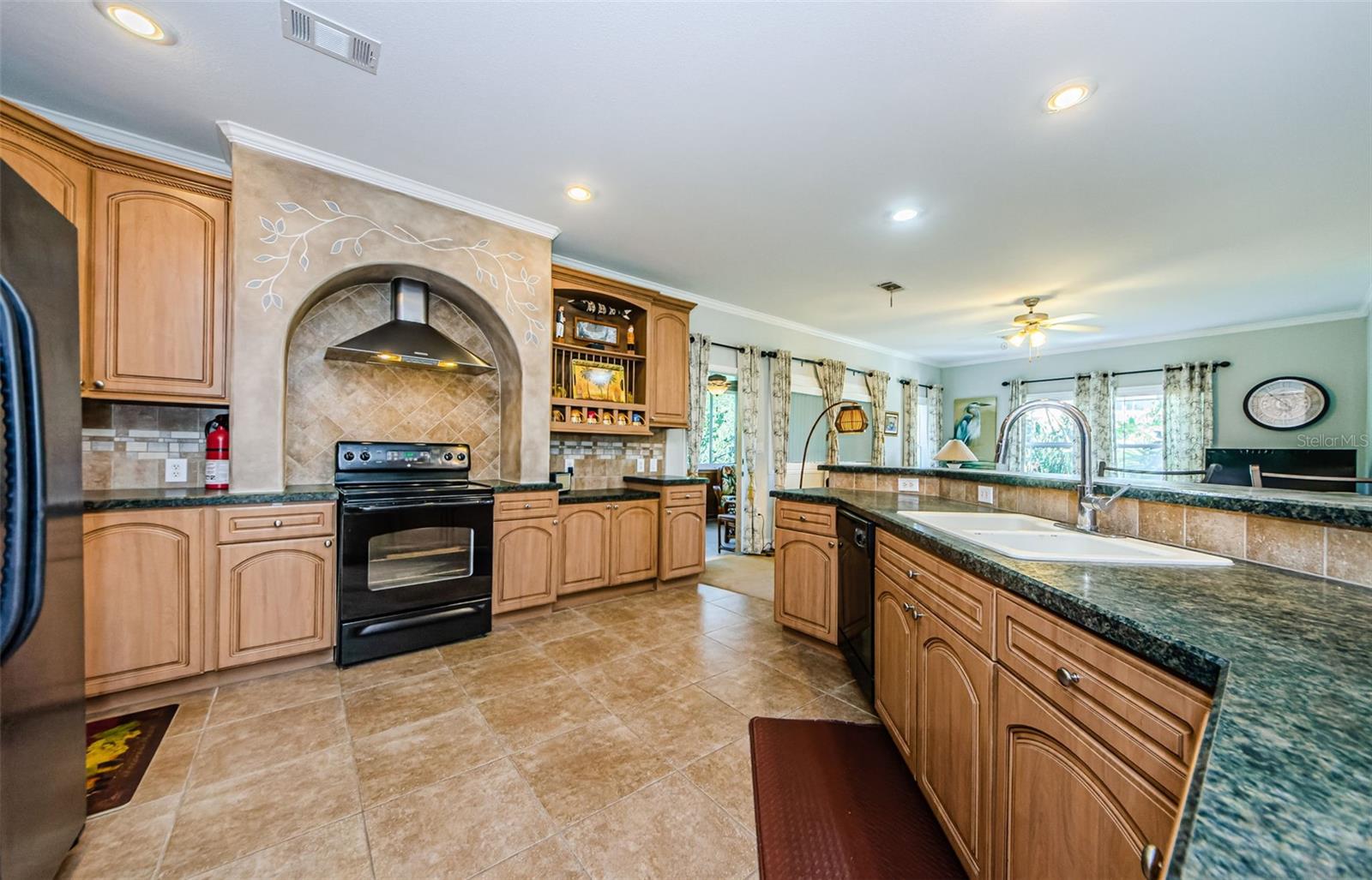 Image 17 of 66 For 4844 Anchorage Cove