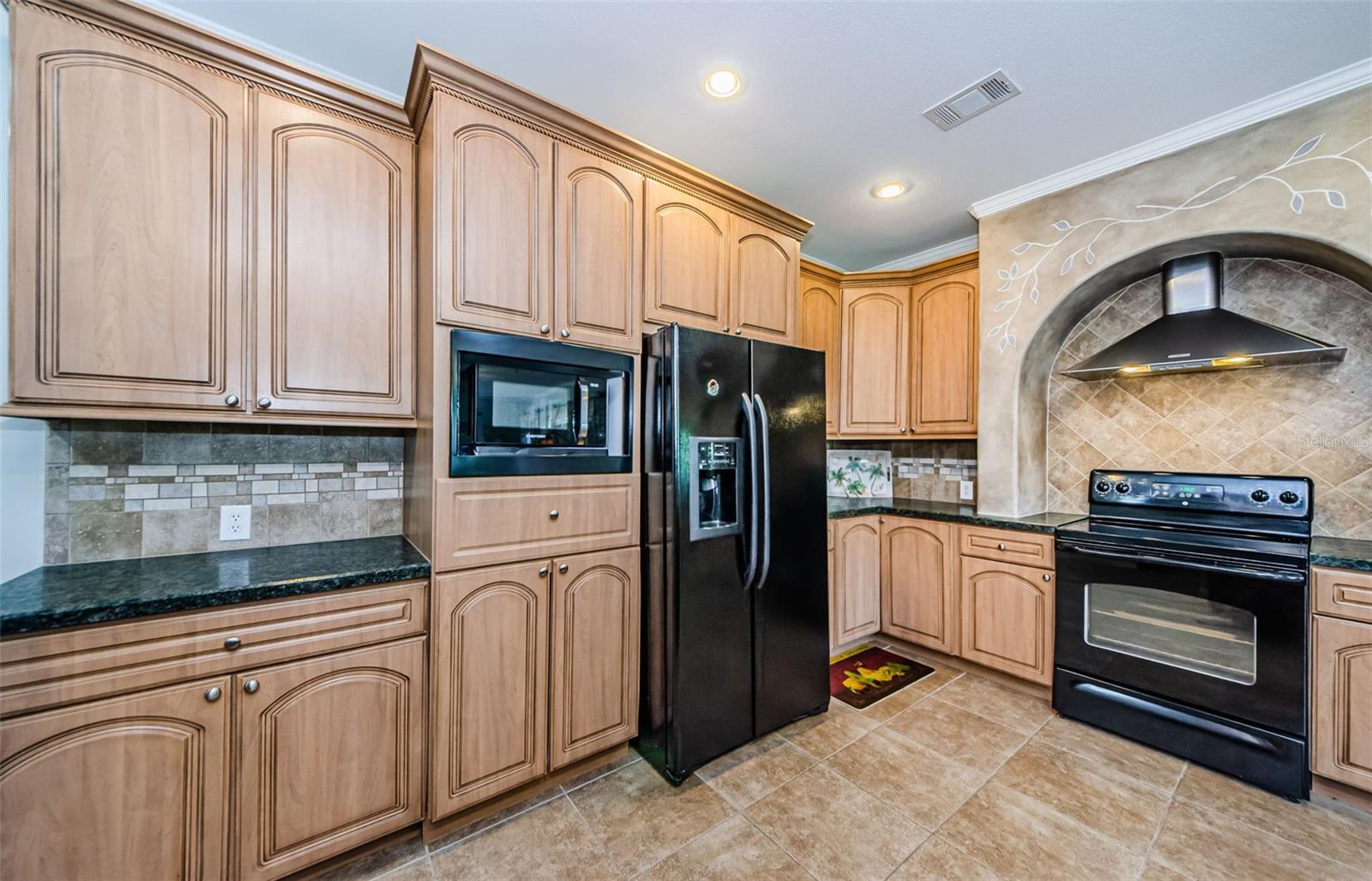 Image 18 of 66 For 4844 Anchorage Cove