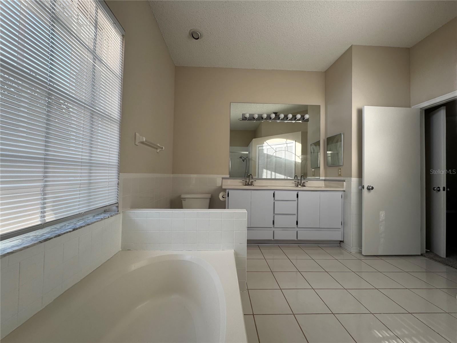 Image 14 of 34 For 3966 Eagle Cove East Drive