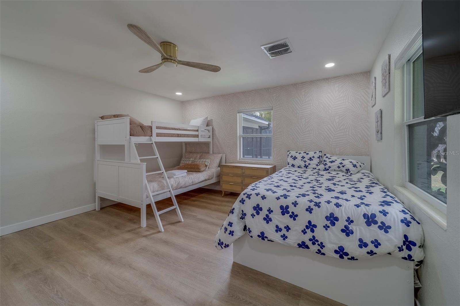 Image 38 of 77 For 1450 Palmetto Street