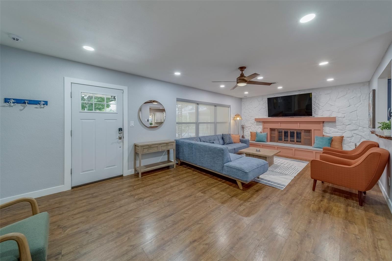 Image 6 of 77 For 1450 Palmetto Street