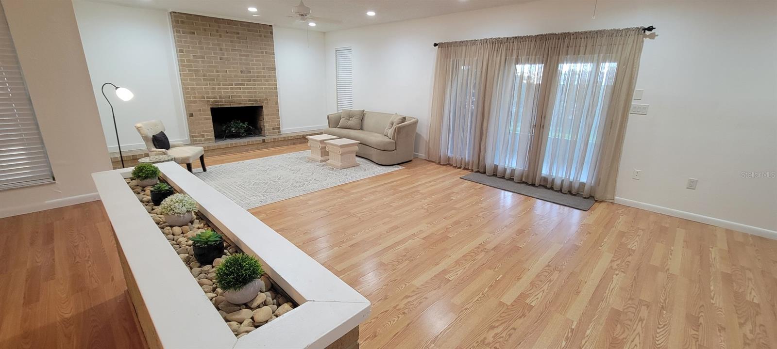 Image 17 of 36 For 1524 New Jersey Oaks Court