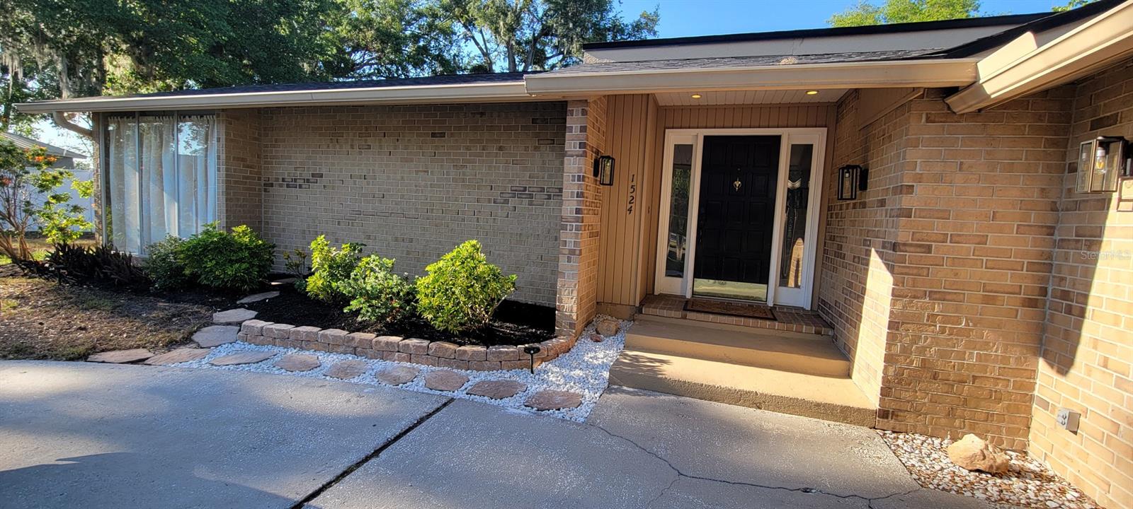 Image 3 of 36 For 1524 New Jersey Oaks Court